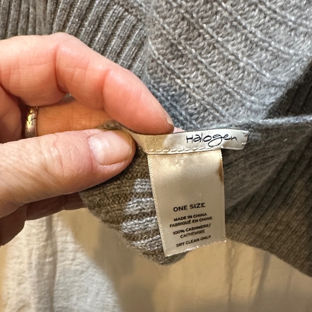 Halogen Ribbed Cashmere Gray Throw Blanket - Picture 2 of 2